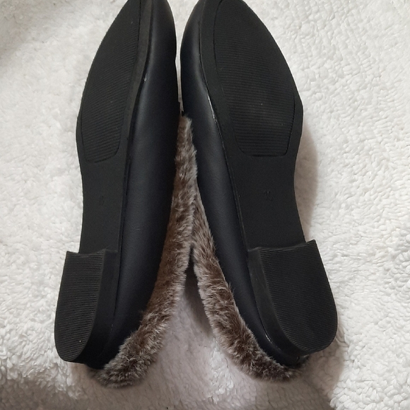 Serra Black Slippers with Gold Chain - Picture 4 of 5